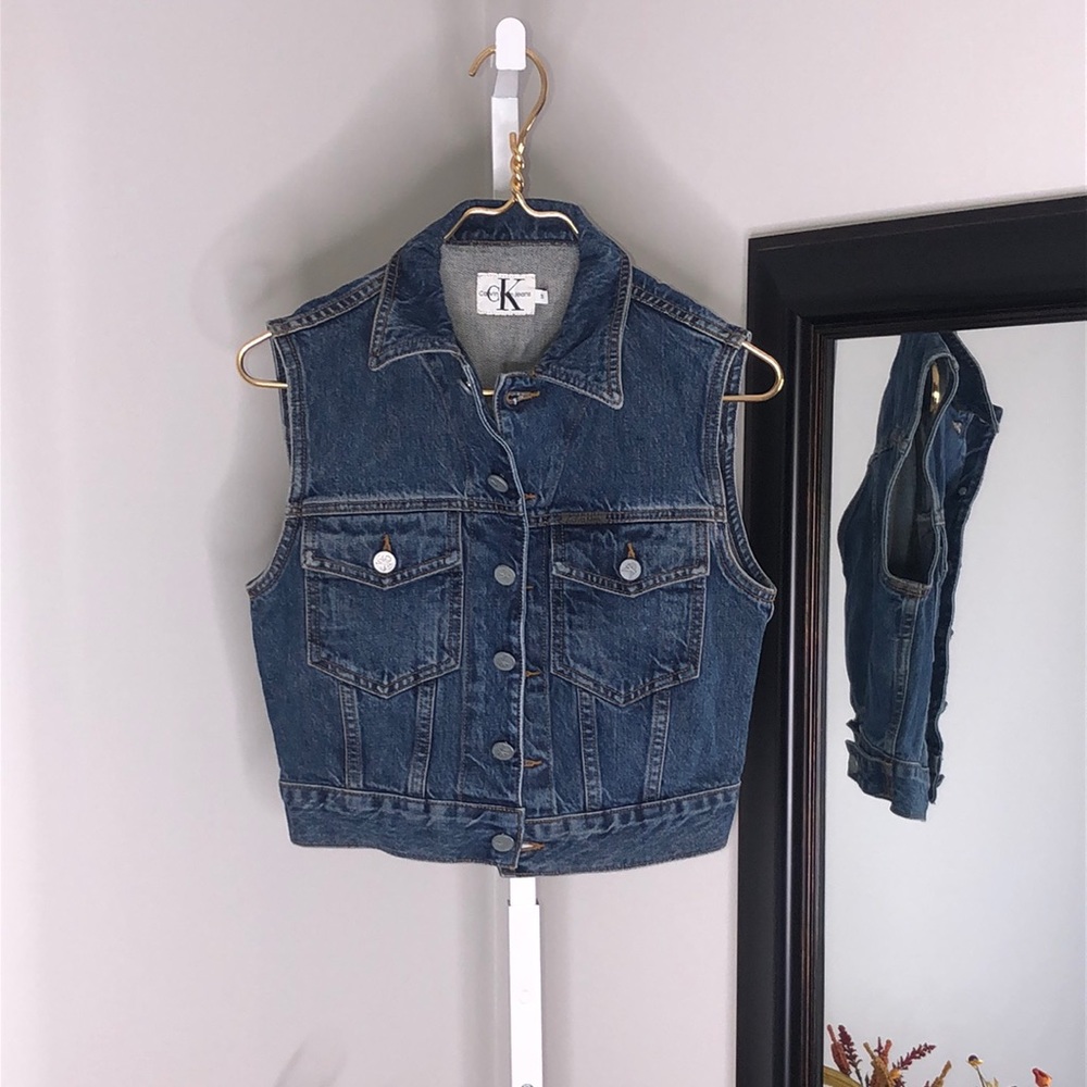 Calvin Klein cropped denim vest - size S